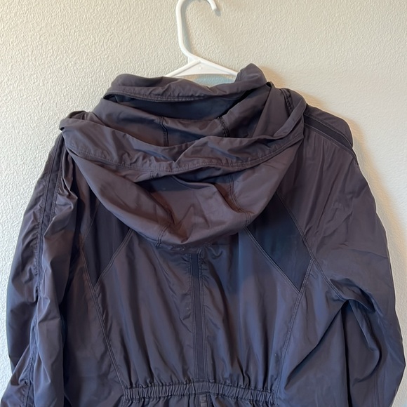 Lululemon Gather And Sprint Running Windbreaker Rain Jacket: Black Size 12 - Picture 10 of 16